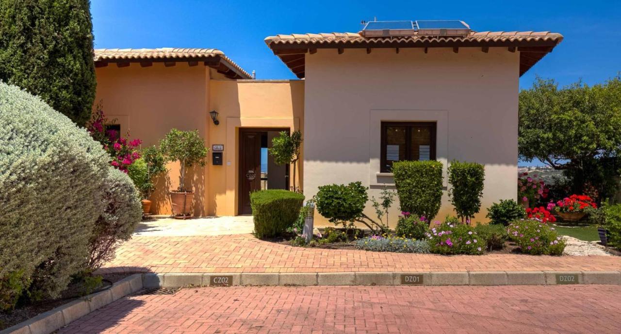Fantastic Junior Villa Cz02 Salamis With Gorgeous Views, Aphrodite Hills Kouklia Ngoại thất bức ảnh